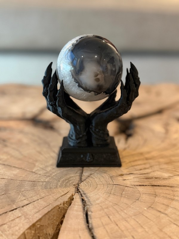 Witchy Hands Sphere Holder