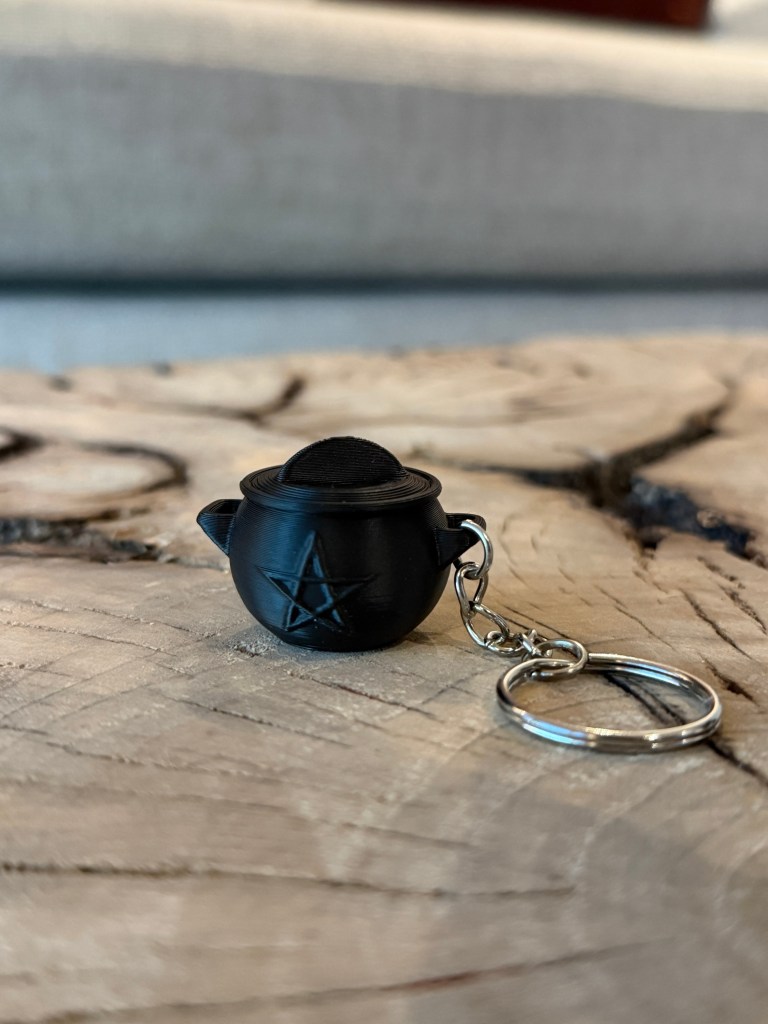 Mini Cauldron Keyring With Storage